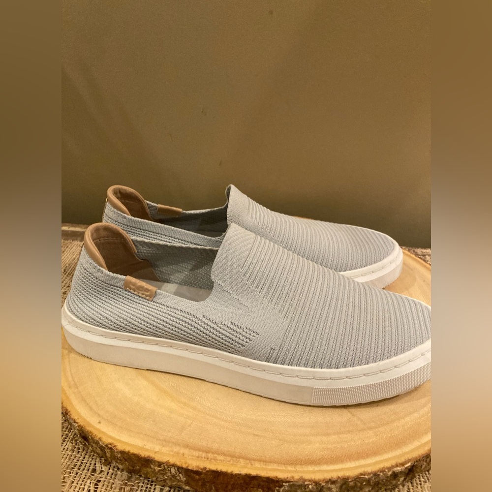 Ugg Alameda Sammy Slip On Sneaker Shoe Blue Gray 9.5 Womans -‎ Excellent - Picture 2 of 11